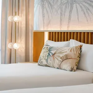 Amora Hotel